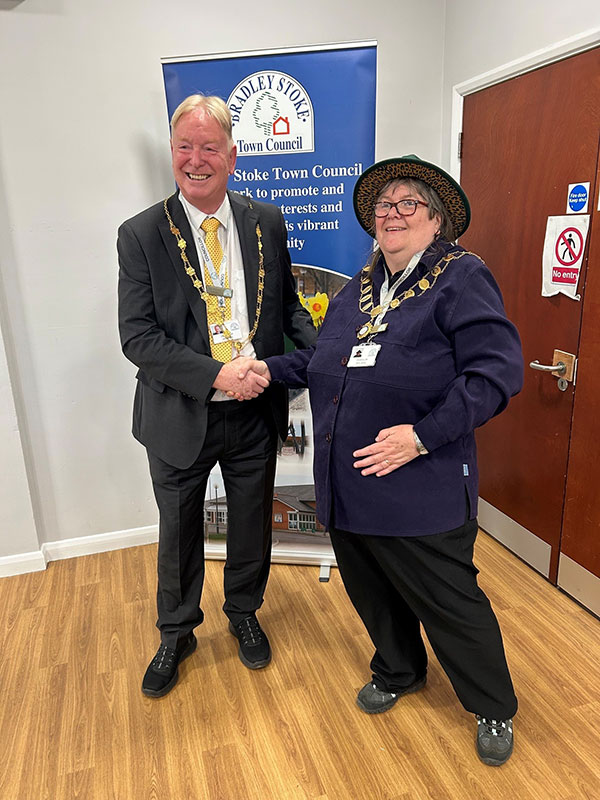 Photo of New Deputy Mayor, Councillor Jon Williams with Mayor, Councillor Jenny James