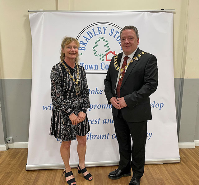 Photo of Mayor/Chair of Council, Councillor Dayley Lawrence and Deputy Mayor/Vice-Chair of Council Councillor Natalie Field